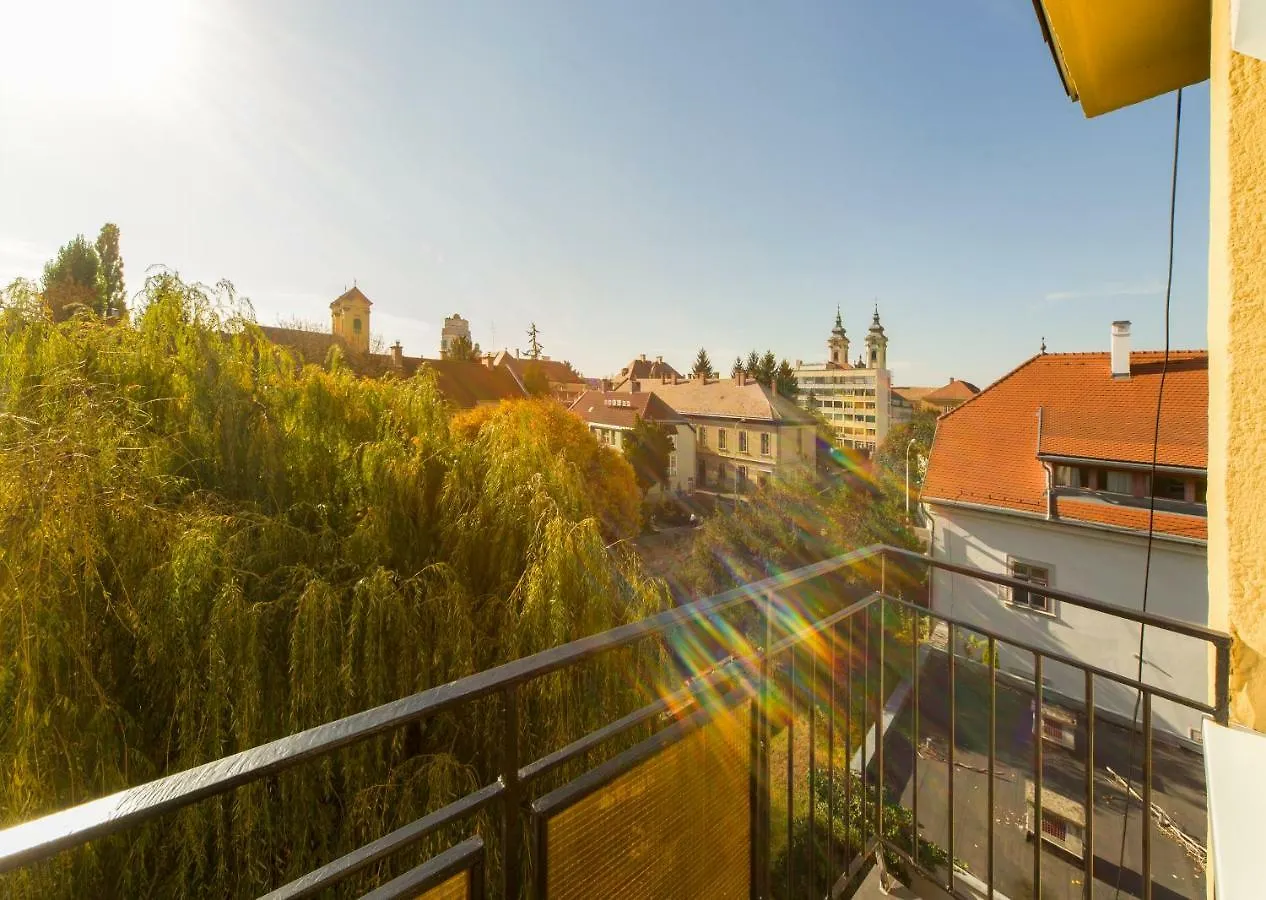 Apartment Res Apartman Eger Hungary
